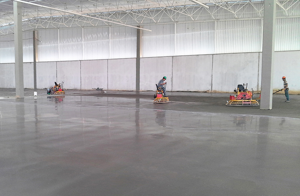 piso de concretro fase de acabemento